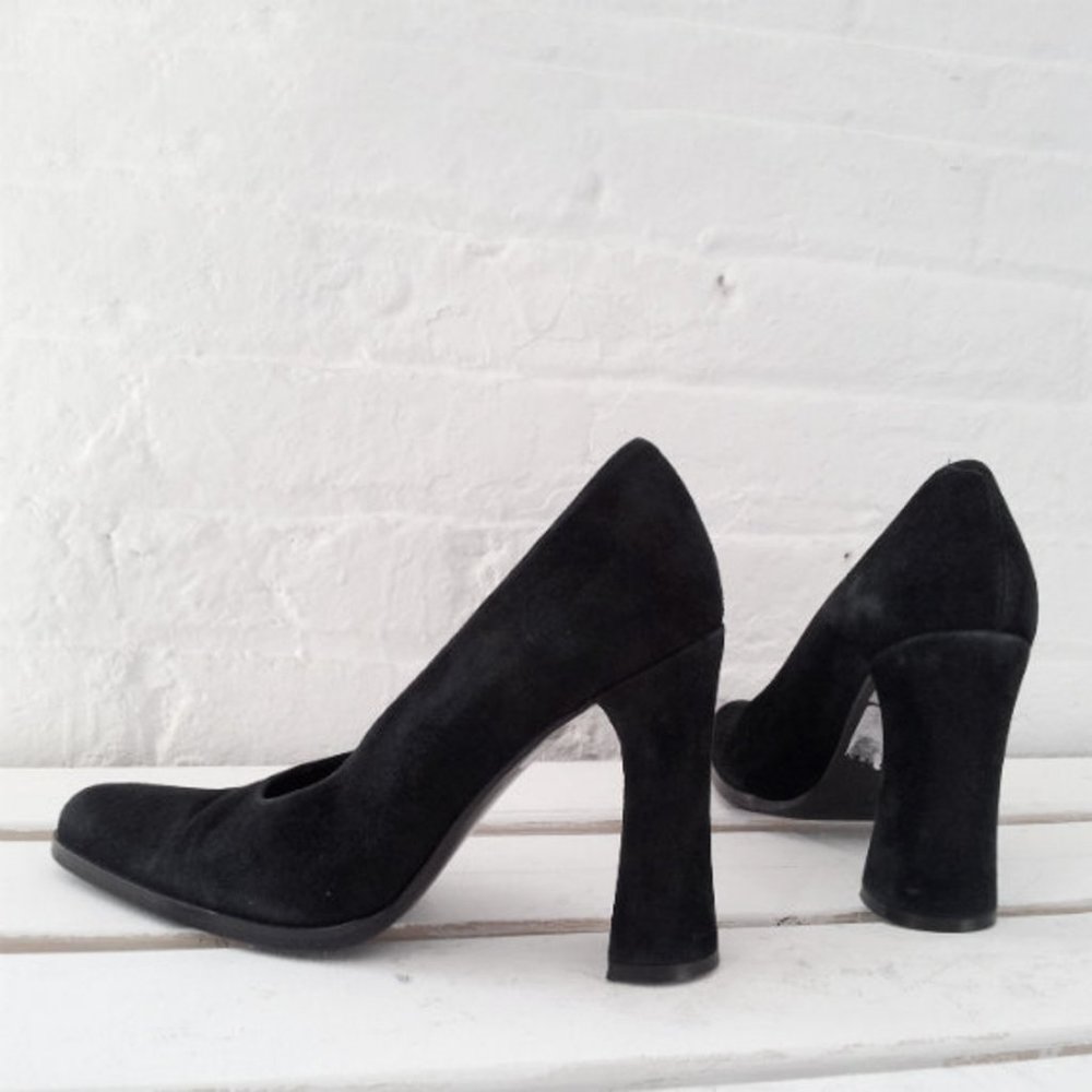 Vintage 90s Black Suede Pumps